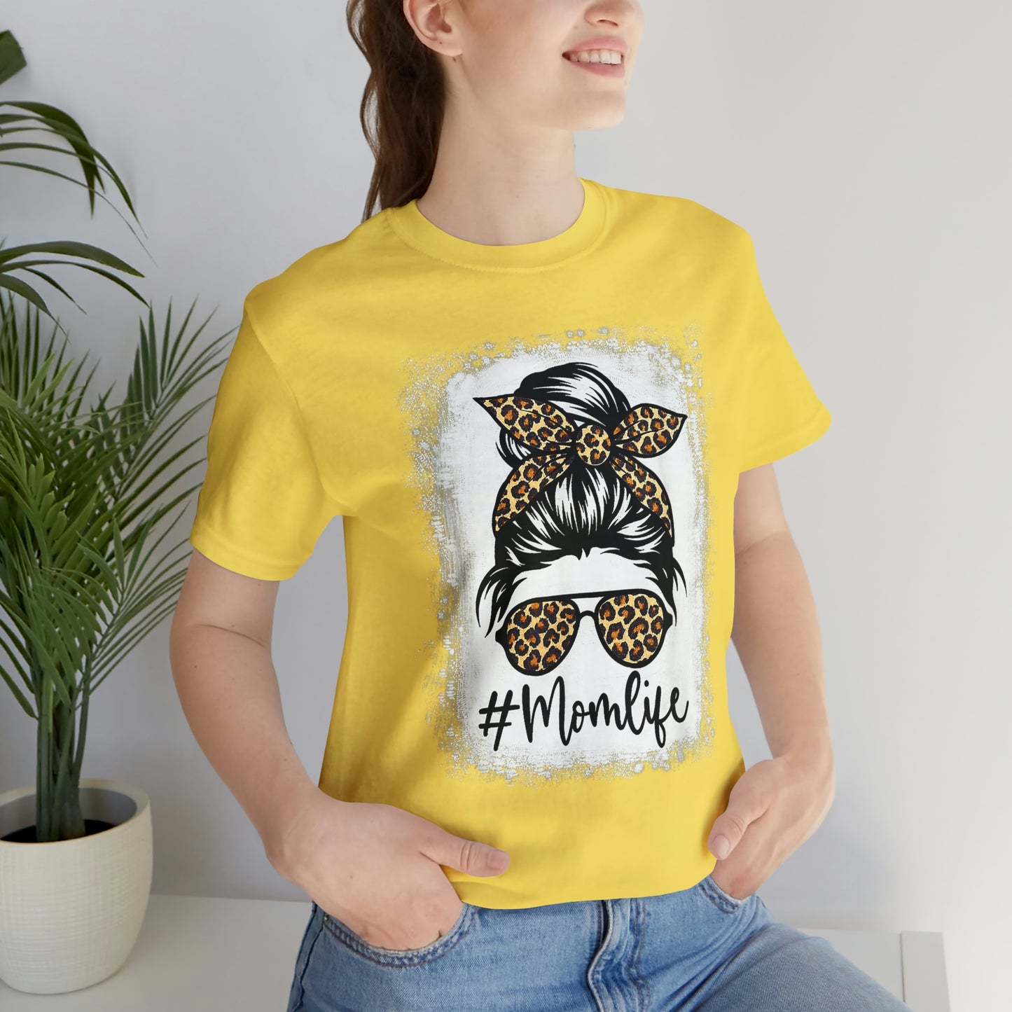 Leopard #MomLife Short Sleeve Tee