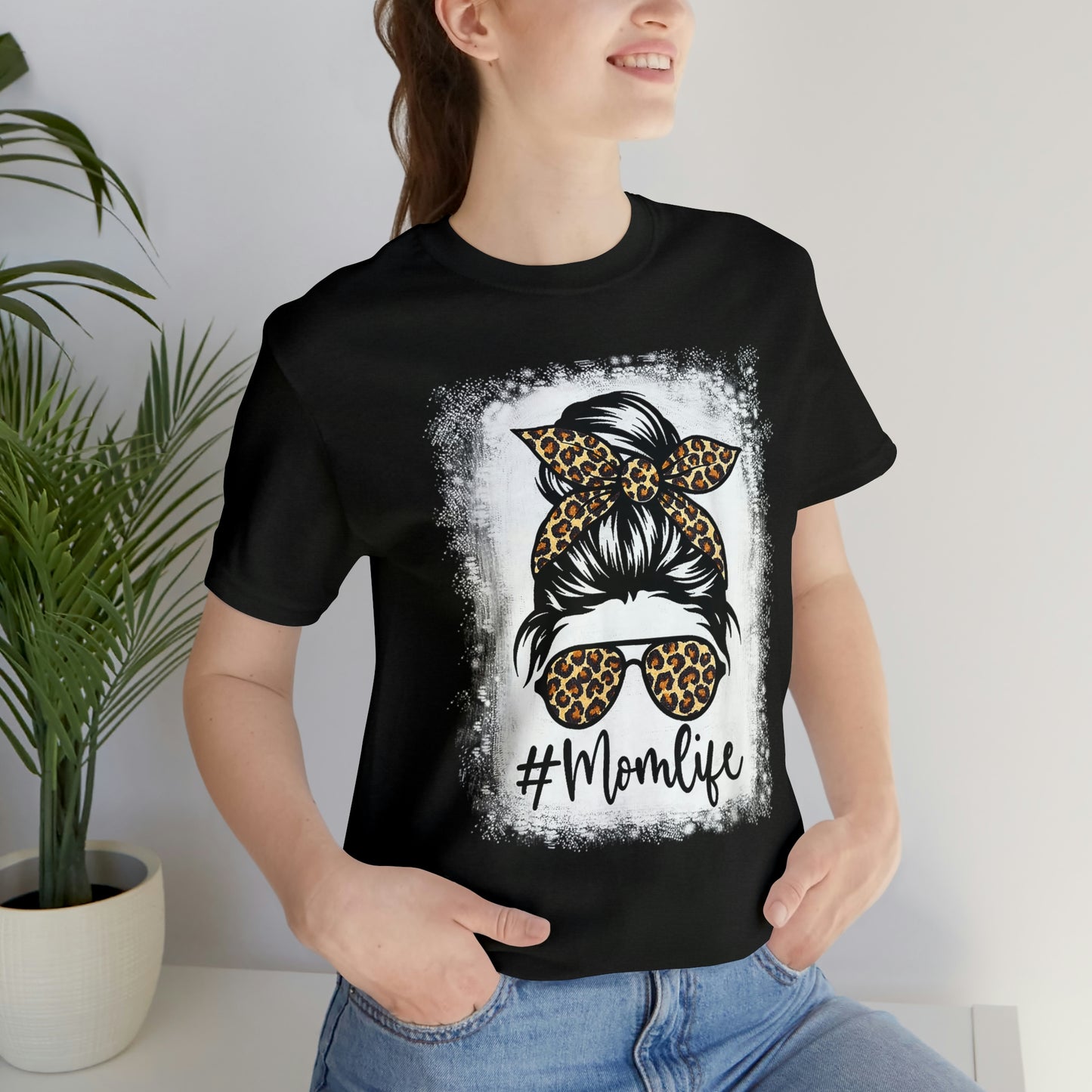 Leopard #MomLife Short Sleeve Tee