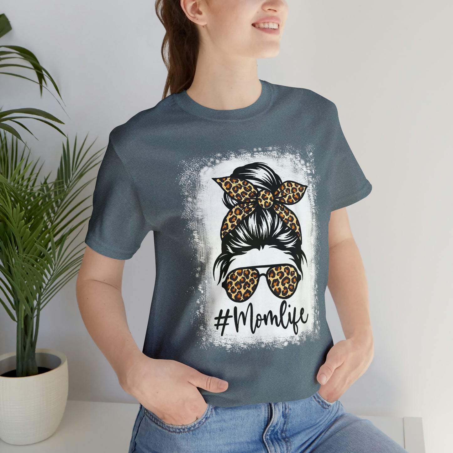 Leopard #MomLife Short Sleeve Tee