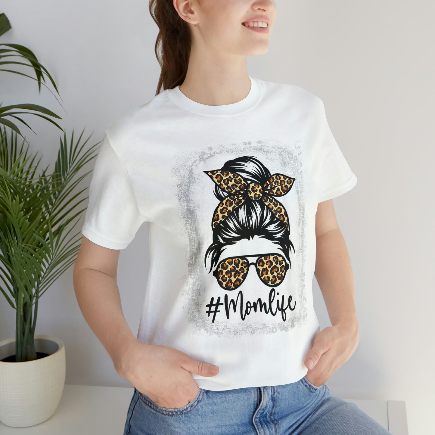 Leopard #MomLife Short Sleeve Tee